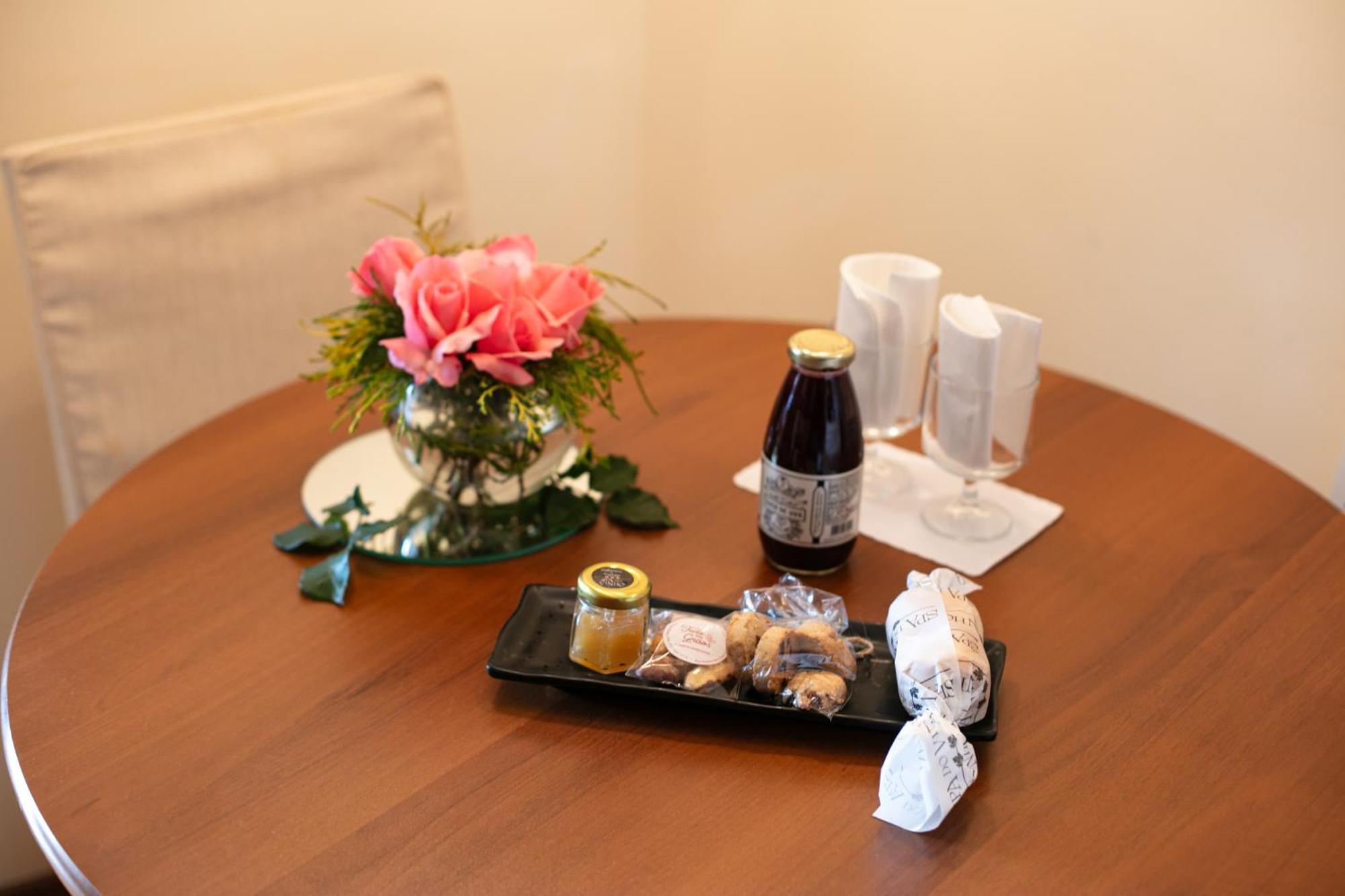 Spa Do Vinho Condominio Vitivinicola Bento Gonçalves Exteriör bild A bottle of Kirin Ichiban Shibori