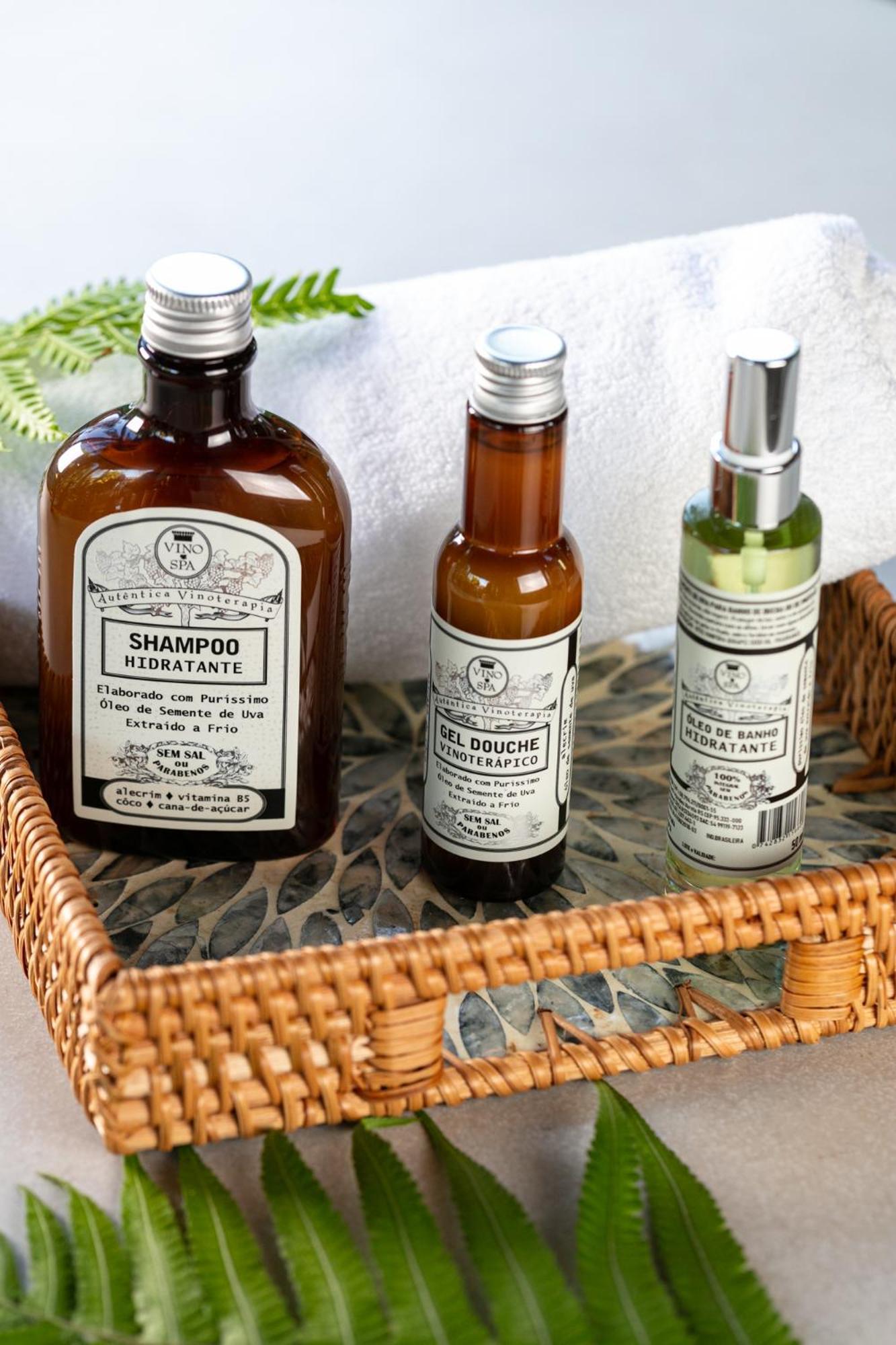 Spa Do Vinho Condominio Vitivinicola Bento Gonçalves Exteriör bild A selection of natural cosmetics
