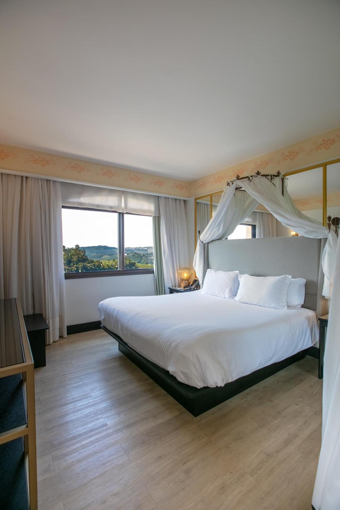 Spa Do Vinho Condominio Vitivinicola Bento Gonçalves Exteriör bild A room at the hotel